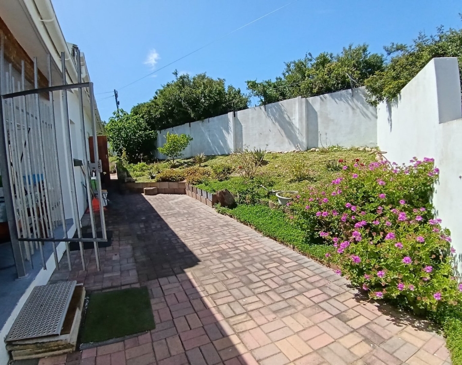 3 Bedroom Property for Sale in Fraaiuitsig Western Cape